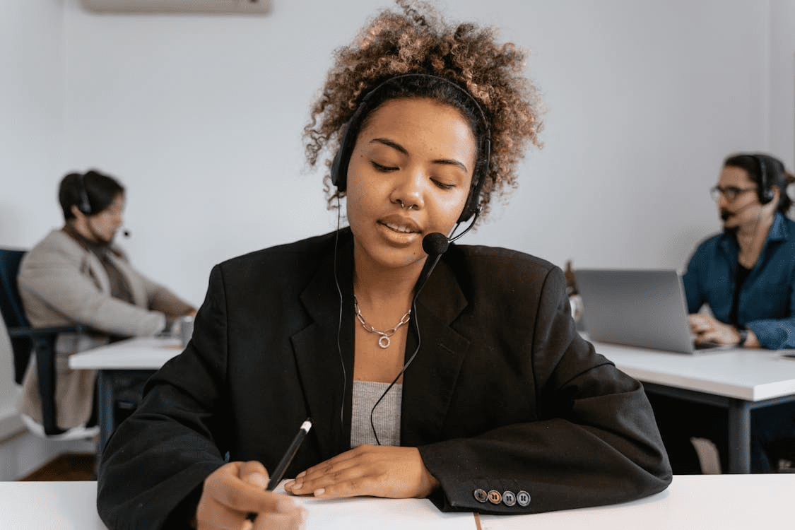 How to Identify the Best Virtual Call Center Companies for Your Industry