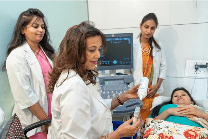 Dr Shefali Jain with Patient